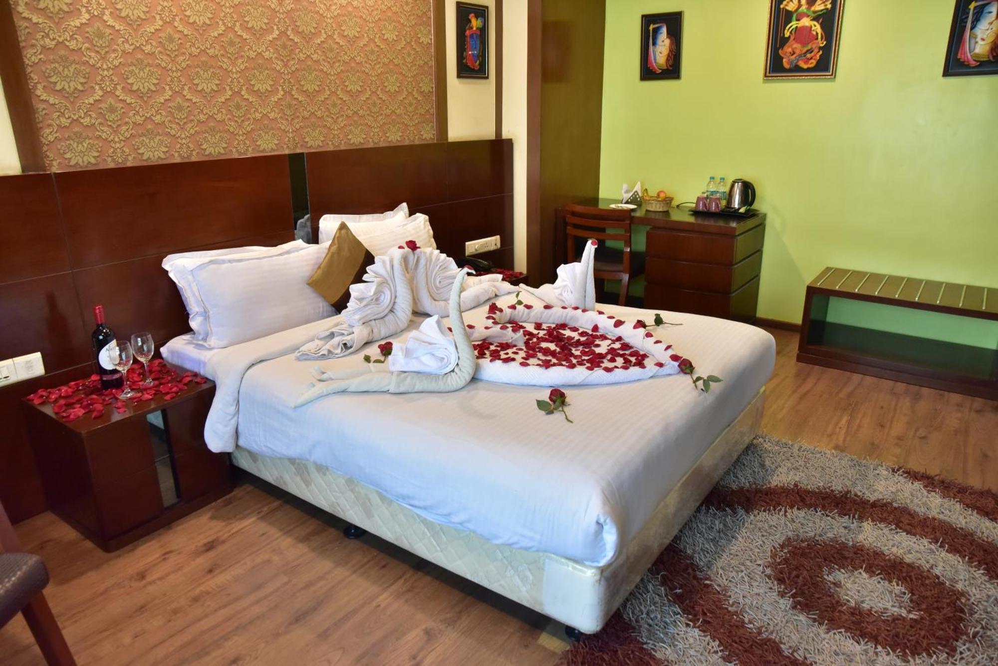 Hotel Ambassador Chocolate Inn Kalyani Екстер'єр фото