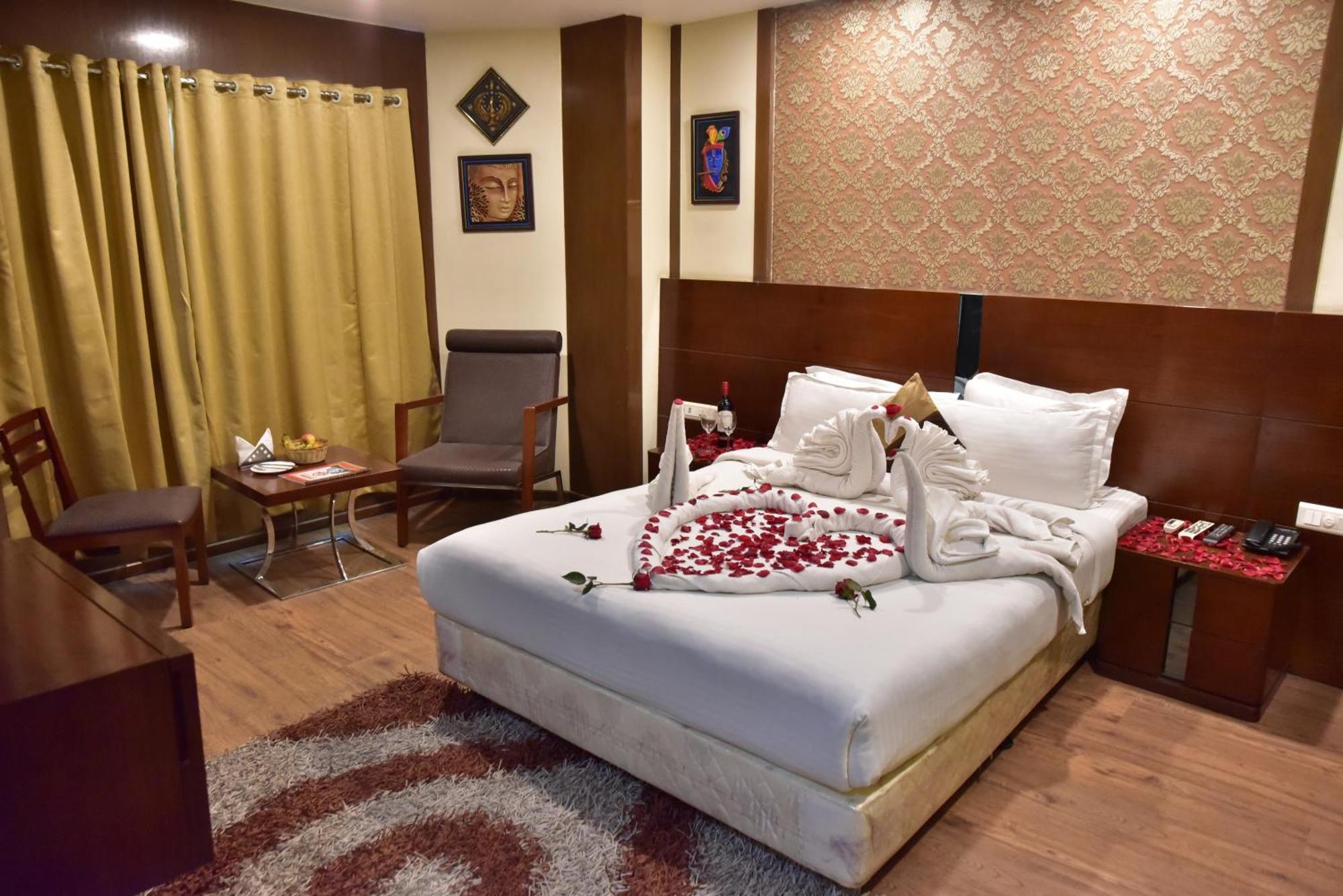 Hotel Ambassador Chocolate Inn Kalyani Екстер'єр фото